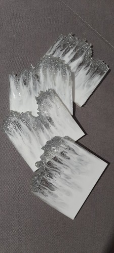 Coasters set white and - 4,